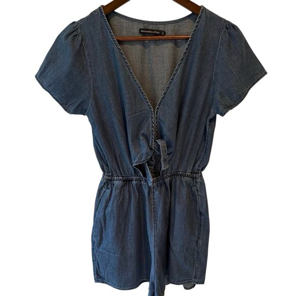 Abercrombie & Fitch Women’s S Denim Romper Shorts Cotton Lyocell Blend Preppy - Picture 2 of 10